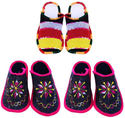 

Shilipi Perokars Slippers, Multicolor
