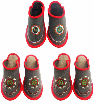 

Champaliya Slippers, Multicolor