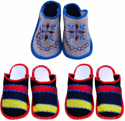 

Champaliya Slippers, Multicolor