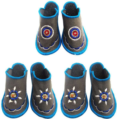 

Shilipi Perokars Slippers, Multicolor