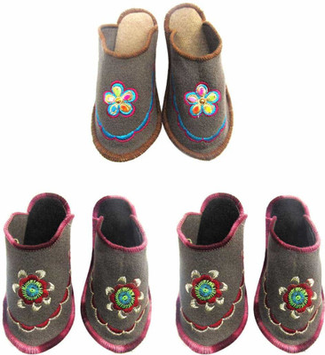 

Champaliya Slippers, Multicolor