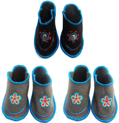 

Shilipi Perokars Slippers, Multicolor