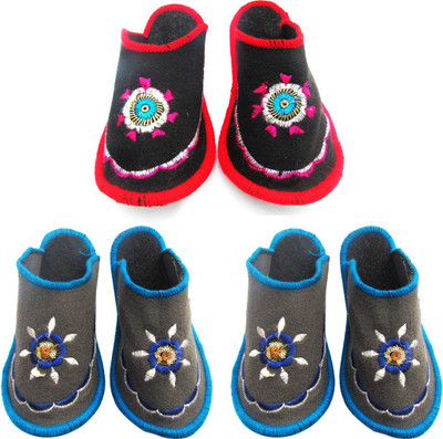 

Shilipi Perokars Slippers, Multicolor