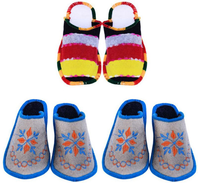 

Shree Sai Slippers, Multicolor