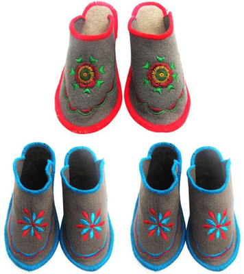 

Champaliya Slippers, Multicolor