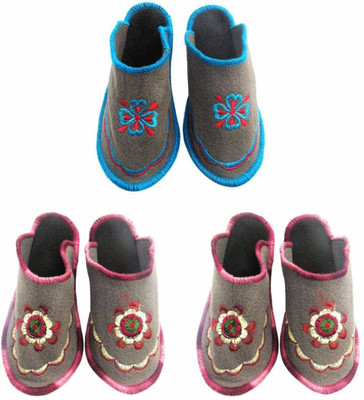 

Champaliya Slippers, Multicolor
