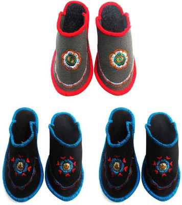 

Champaliya Slippers, Multicolor