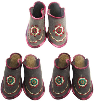 

Champaliya Slippers, Multicolor