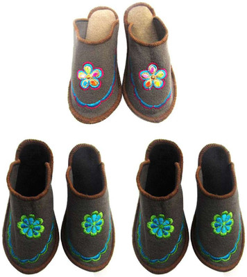 

Shilipi Perokars Slippers, Multicolor