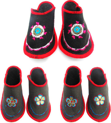 

Shilipi Perokars Slippers, Multicolor