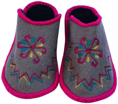

Champaliya Slippers, Multicolor