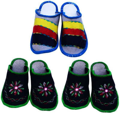 

Shree Sai Slippers, Green