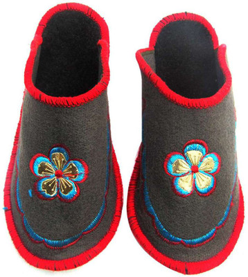 

Shilipi Perokars Slippers, Multicolor