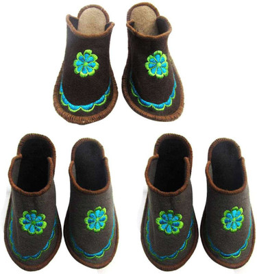 

Shilipi Perokars Slippers, Multicolor