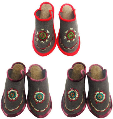 

Shilipi Perokars Slippers, Multicolor