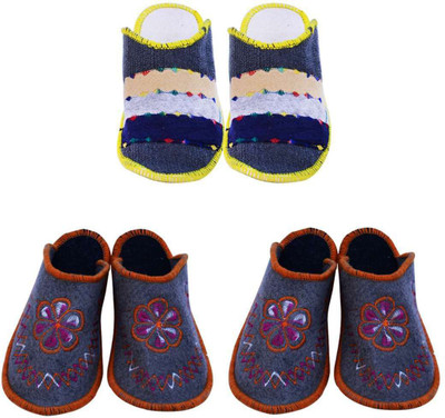 

Champaliya Slippers, Multicolor