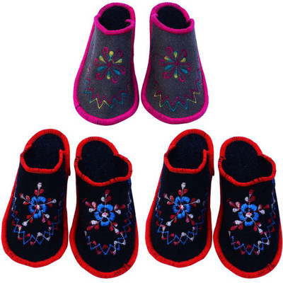 

Shilipi Perokars Slippers, Multicolor