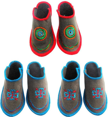 

Shilipi Perokars Slippers, Multicolor
