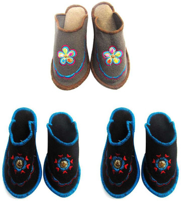 

Shree Sai Slippers, Multicolor