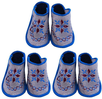

Champaliya Slippers, Multicolor