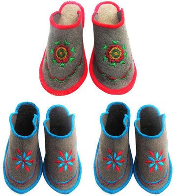 

Shilipi Perokars Slippers, Multicolor