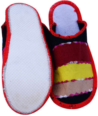 

Champaliya Slippers, Multicolor