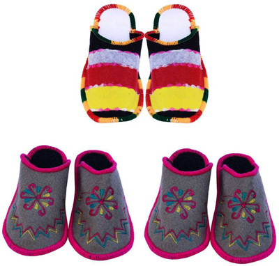 

Champaliya Slippers, Multicolor