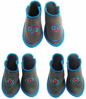 

Champaliya Slippers, Multicolor
