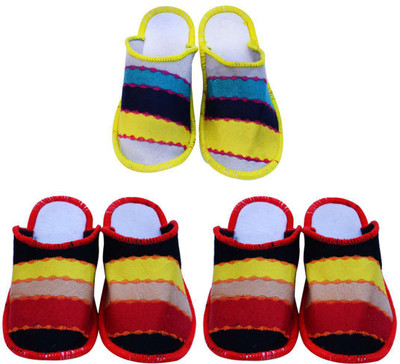 

Champaliya Slippers, Multicolor