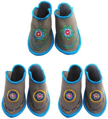 

Shree Sai Slippers, Multicolor