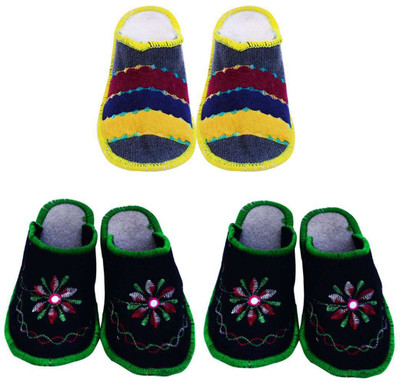 

Shree Sai Slippers, Black