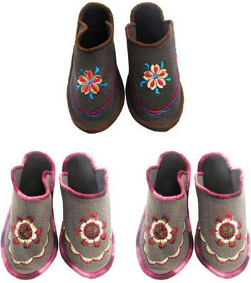 

Shilipi Perokars Slippers, Multicolor