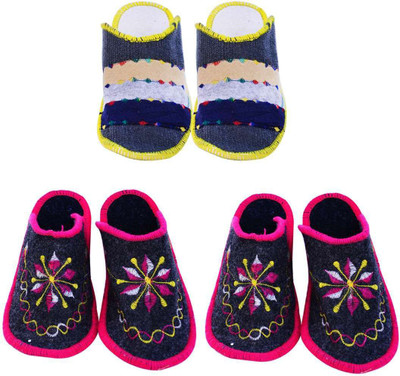 

Shilipi Perokars Slippers, Multicolor