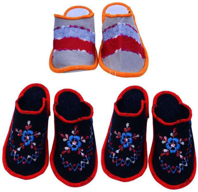 

Shilipi Perokars Slippers, Multicolor