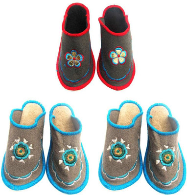 

Champaliya Slippers, Multicolor