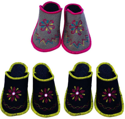 

Shilipi Perokars Slippers, Multicolor