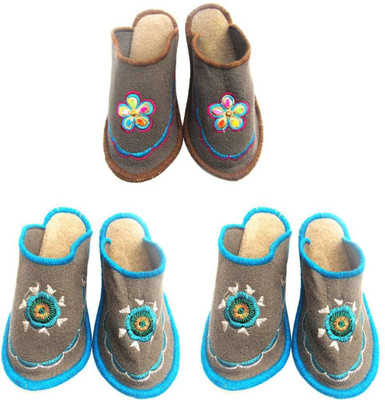 

Champaliya Slippers, Multicolor