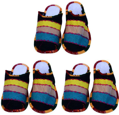 

Champaliya Slippers, Multicolor
