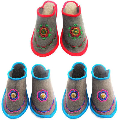 

Shree Sai Slippers, Multicolor