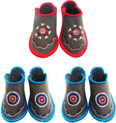 

Shilipi Perokars Slippers, Multicolor