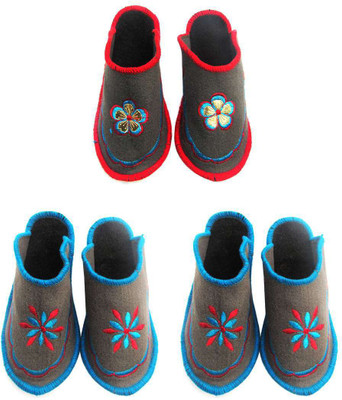 

Shilipi Perokars Slippers, Multicolor