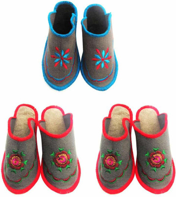 

Champaliya Slippers, Multicolor