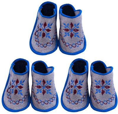 

Shilipi Perokars Slippers, Multicolor