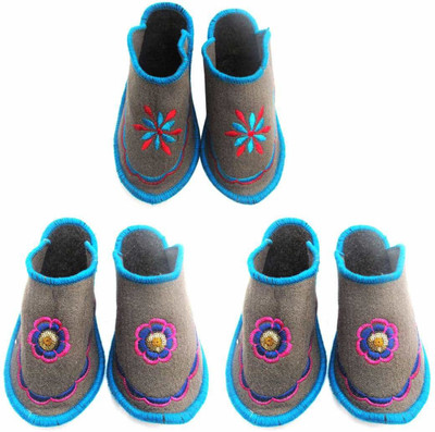 

Shree Sai Slippers, Multicolor