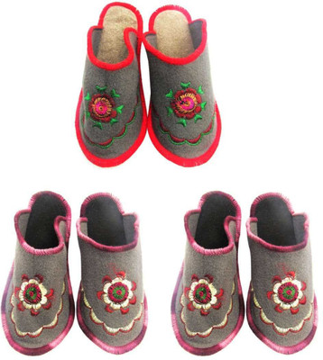

Shree Sai Slippers, Multicolor