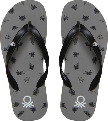 

United Colors of Benetton Flip Flops, Grey