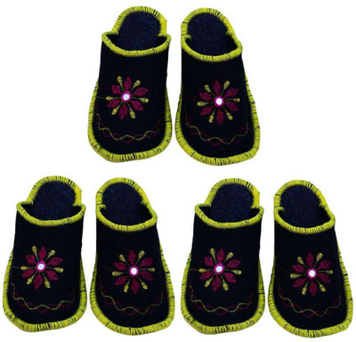 

Champaliya Slippers, Multicolor