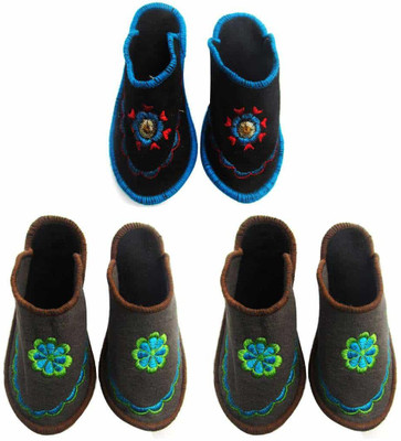 

Champaliya Slippers, Multicolor