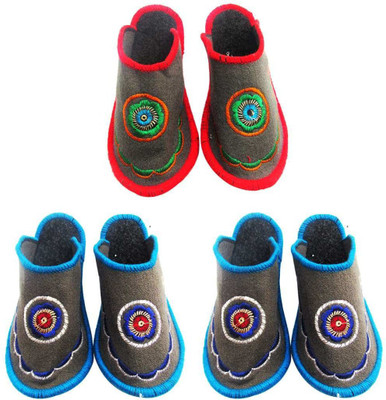 Shree Sai Slippers, Multicolor