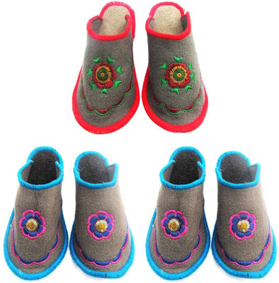 

Champaliya Slippers, Multicolor
